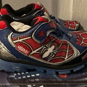NIB Stride Rite Spider Man Sneakers Size 6.5 Medium